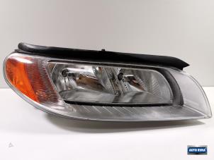 Used Headlight, right Volvo V70 (BW) 2.0 D3 20V Price € 124,95 Margin scheme offered by Auto Rima Druten