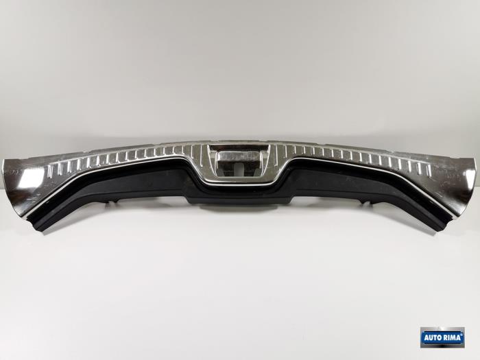 Decorative strip tailgate from a Volvo V60 I (FW/GW) 2.4 D5 20V AWD Autom. 2015
