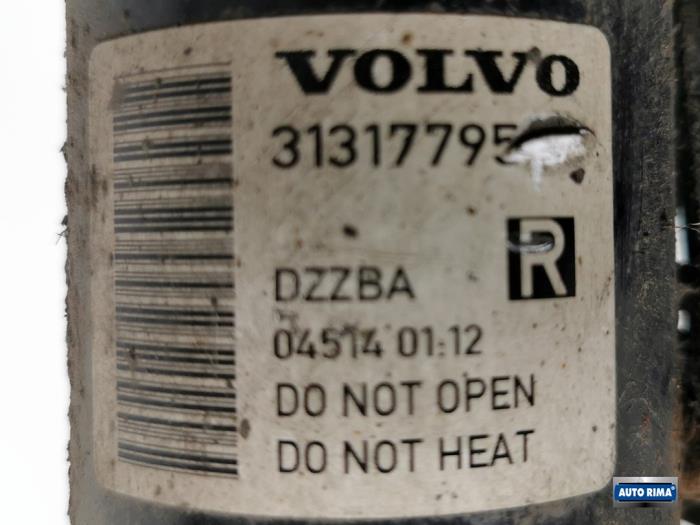 Barre amortisseur avant droit d'un Volvo V70 (BW) 2.0 D4 16V 2014