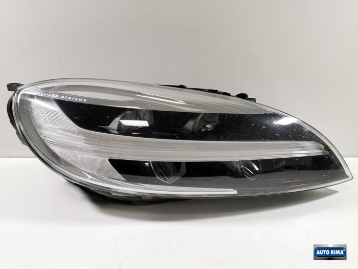 Headlight, right Volvo V40 1.5 T2 16V Geartronic - 31677027 VOLVO