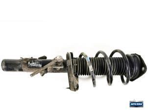 Used Front shock absorber rod, right Volvo V40 (MV) 1.6 D 16V Price € 49,95 Margin scheme offered by Auto Rima Druten