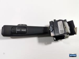Usados Interruptor de indicador de dirección Volvo V60 I (FW/GW) 2.0 T5 16V Precio € 19,95 Norma de margen ofrecido por Auto Rima Druten
