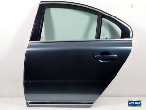 Używane Drzwi lewe tylne wersja 4-drzwiowa Volvo S80 (AR/AS) 2.4 D5 20V Cena € 224,95 Procedura marży oferowane przez Auto Rima Druten