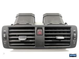 Used Dashboard vent Volvo C30 (EK/MK) 2.0 16V Price € 24,95 Margin scheme offered by Auto Rima Druten