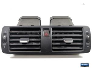 Used Dashboard vent Volvo C30 (EK/MK) 2.0 16V Price € 24,95 Margin scheme offered by Auto Rima Druten