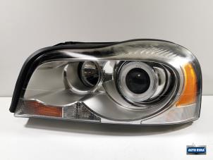 Używane Reflektor lewy Volvo XC90 I 2.5 T 20V Cena € 374,95 Procedura marży oferowane przez Auto Rima Druten