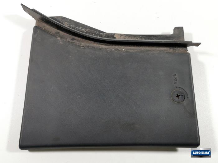 Battery cover from a Volvo V60 I (FW/GW) 1.6 T4 16V 2012