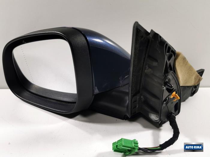 Wing mirror, left from a Volvo V70 (BW) 2.4 D5 20V 215 AWD 2014