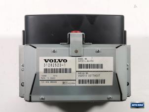 Usados Pantalla de navegación Volvo V70 (BW) 2.0 D 16V Precio € 74,95 Norma de margen ofrecido por Auto Rima Druten