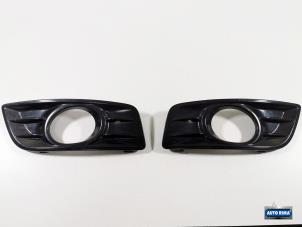 Used Cover plate fog light, left Volvo V50 (MW) 2.5 T5 20V Price € 49,95 Margin scheme offered by Auto Rima Druten