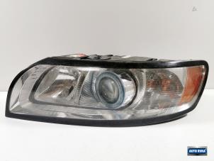Used Headlight, left Volvo V50 (MW) 1.8 16V Price € 349,95 Margin scheme offered by Auto Rima Druten