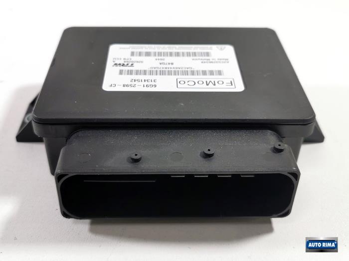 Używane Modul hamulca postojowego Volvo V70 (BW) 2.0 D 16V Cena € 34,95 Procedura marży oferowane przez Auto Rima 