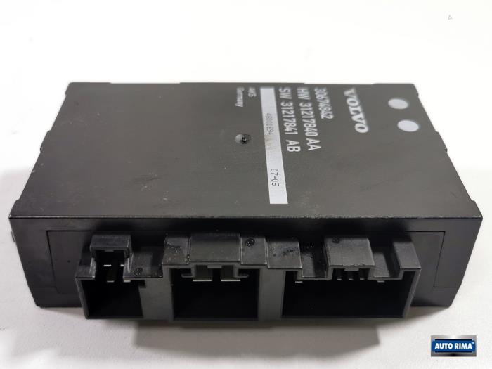 Używane Modul silnika tylnej klapy Volvo V70 (BW) 2.4 D5 20V Cena € 49,95 Procedura marży oferowane przez Auto Rima Druten