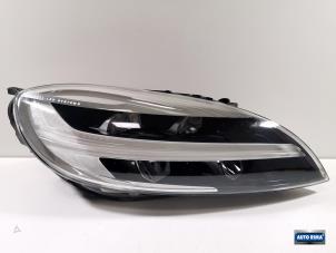 Used Headlight, right Volvo V40 (MV) 1.5 T2 16V Geartronic Price € 349,95 Margin scheme offered by Auto Rima Druten
