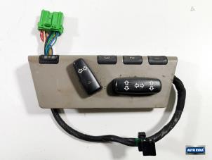 Used Electric seat switch Volvo V70 (SW) 2.4 D 20V Price € 24,95 Margin scheme offered by Auto Rima Druten