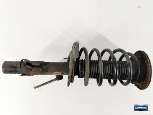 Used Front shock absorber rod, right Volvo V70 (BW) 2.4 D5 20V 215 Price € 49,95 Margin scheme offered by Auto Rima Druten