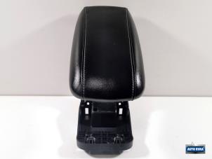Used Armrest Volvo V40 (MV) 1.6 T2 GTDi 16V Price € 49,95 Margin scheme offered by Auto Rima Druten