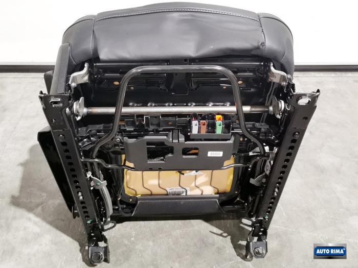 Kit revêtement (complet) d'un Volvo V40 (MV) 1.6 T2 GTDi 16V 2015