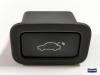 Tailgate switch from a Volvo V70 (BW), 2007 / 2016 2.0 D3/D4 20V, Combi/o, Diesel, 1.984cc, 120kW (163pk), FWD, D5204T2; D5204T3, 2010-03 / 2015-12 2012