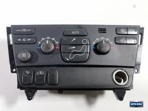 Używane Panel sterowania nagrzewnicy Volvo V70 (SW) 2.4 20V 170 Cena € 39,95 Procedura marży oferowane przez Auto Rima Druten