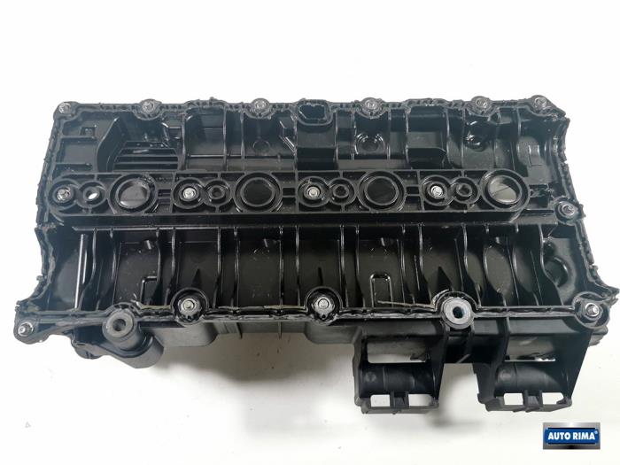 Rocker cover from a Volvo XC40 (XZ) 2.0 D3 AWD Geartronic 16V 2019