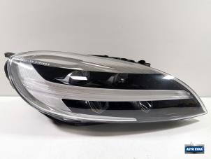 Used Headlight, right Volvo V40 (MV) 1.5 T3 16V Geartronic Price € 349,95 Margin scheme offered by Auto Rima Druten
