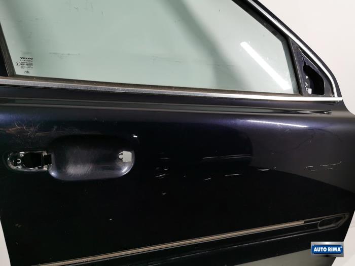 Front door 4-door, right from a Volvo XC90 I 2.4 D5 20V 2011