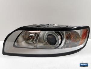 Used Headlight, left Volvo V50 (MW) 2.0 16V Price € 99,95 Margin scheme offered by Auto Rima Druten