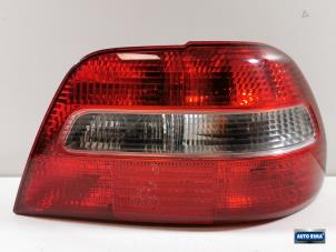 Usados Luz trasera derecha Volvo S40 (VS) 1.8 16V Precio € 49,95 Norma de margen ofrecido por Auto Rima Druten