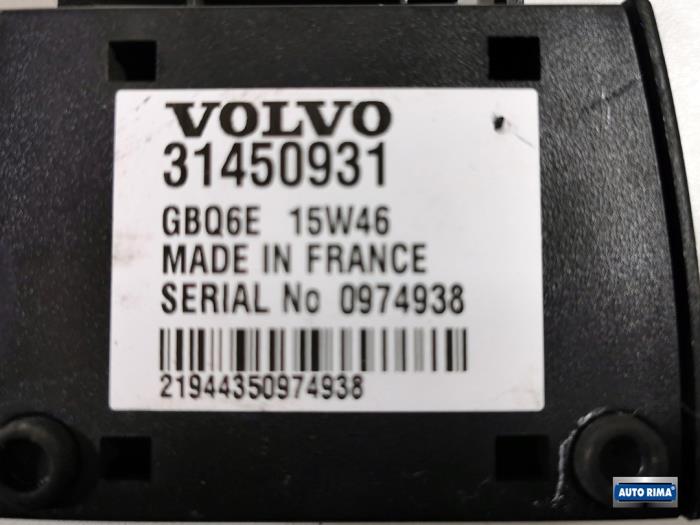 SIM-Kartenhalter van een Volvo XC90 II 2.0 T5 16V AWD 2015