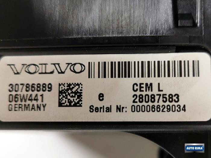 Module électronique central d'un Volvo V70 (SW) 2.5 T 20V 2006
