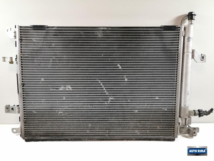 Condensador de aire acondicionado de un Volvo V70 (SW) 2.4 20V 170 2006