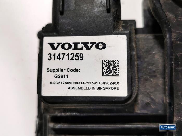 ACC sensor (distance) from a Volvo V60 I (FW/GW) 2.0 D3 16V 2016