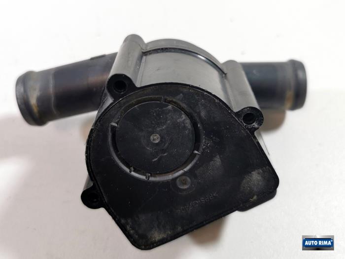 Water pump Volvo V60 I 2.4 D5 20V Autom. - 31366009 D5244T15