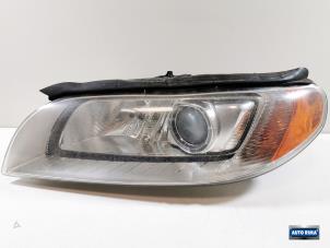 Used Headlight, left Volvo V70 (BW) 2.5 T 20V Price € 349,95 Margin scheme offered by Auto Rima Druten
