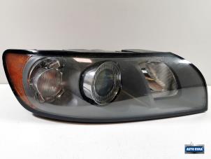 Used Headlight, right Volvo V50 (MW) 1.8 16V Price € 49,95 Margin scheme offered by Auto Rima Druten