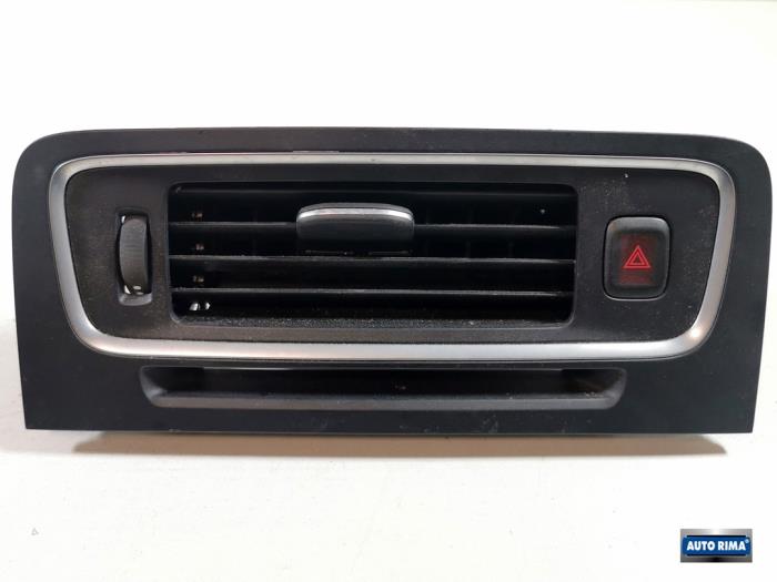 Rejilla de aire de salpicadero de un Volvo V60 I (FW/GW) 2.0 T5 16V 2014