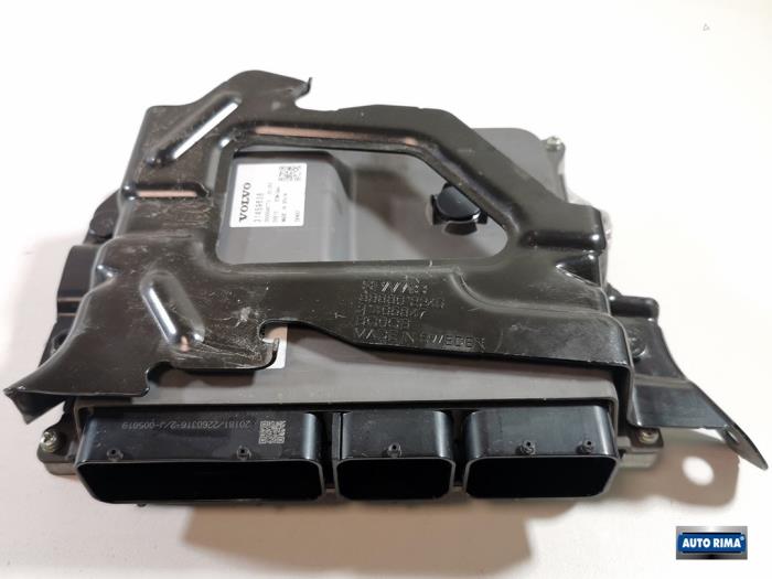 Used Engine management computer Volvo XC40 (XZ) 2.0 B4 16V Mild Hybrid Geartronic Price € 349,95 Margin scheme offered by Auto Rima Druten