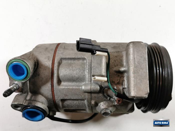 Air conditioning pump from a Volvo V70 (BW) 2.0 D3 20V 2012