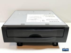 Usados Reproductor de DVD Volvo V50 (MW) 2.0 D 16V Precio € 99,95 Norma de margen ofrecido por Auto Rima Druten