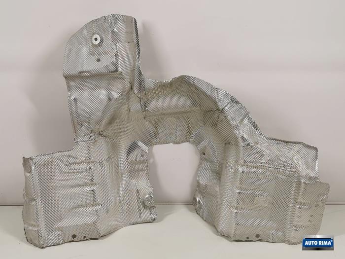 Usagé Bouclier thermique échappement Volvo V70 (BW) 2.4 D5 20V 215 AWD Autom. Prix € 74,95 Règlement à la marge proposé par Auto Rima Druten