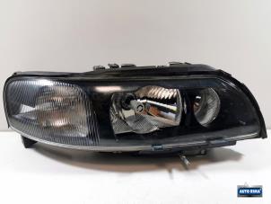 Used Headlight, right Volvo V70 (SW) Price € 349,95 Margin scheme offered by Auto Rima Druten