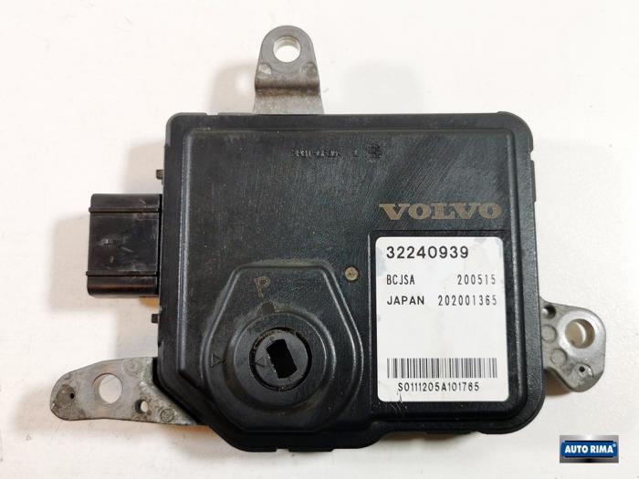 Used Automatic gearbox computer Volvo XC40 (XZ) 2.0 B4 16V Mild Hybrid Geartronic Price € 299,95 Margin scheme offered by Auto Rima 
