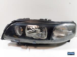 Used Headlight, left Volvo V70 (SW) Price € 349,95 Margin scheme offered by Auto Rima Druten