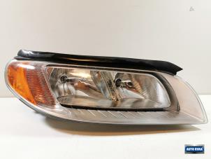 Used Headlight, right Volvo V70 (BW) 2.0 16V Price € 124,95 Margin scheme offered by Auto Rima Druten