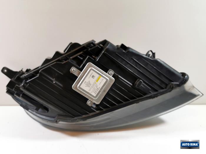 Headlight, left Volvo V40 1.6 T2 GTDi 16V - 31420007 VOLVO