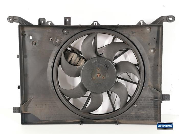Używane Wentylator Volvo V70 (SW) 2.4 D5 20V Cena € 39,95 Procedura marży oferowane przez Auto Rima 