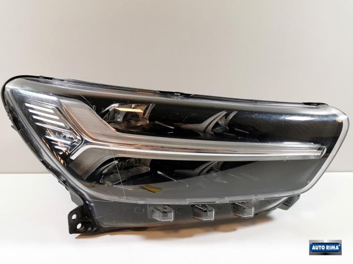 Używane Reflektor prawy Volvo XC40 (XZ) 1.5 T3 12V Cena € 399,95 Procedura marży oferowane przez Auto Rima Druten