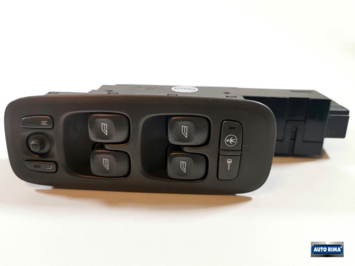 Usados Interruptor de ventanilla eléctrica Volvo V70 (SW) 2.4 20V 140 Precio € 39,95 Norma de margen ofrecido por Auto Rima Druten