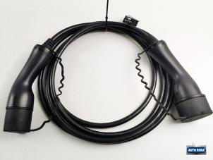 Begagnade Laddkabel, elbil Polestar Polestar 2 EV Pris € 199,95 Marginaltabell erbjuds av Auto Rima Druten
